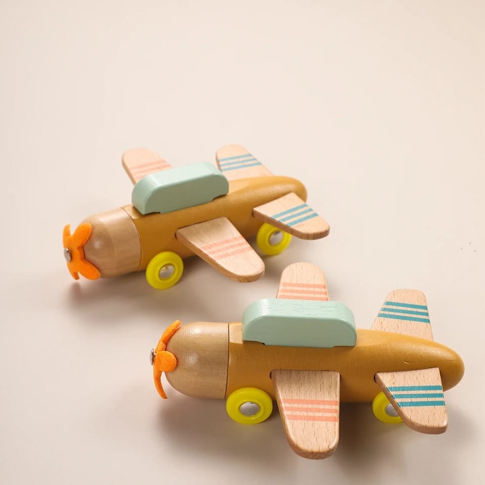 Avión de madera